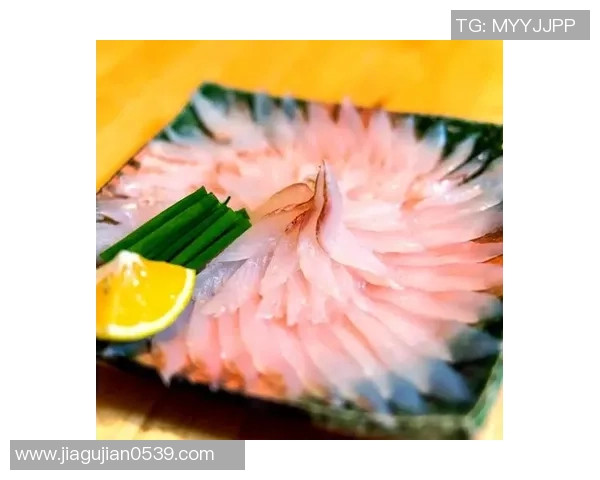 足球明星品尝美味鱼料理的趣味视频集锦与幕后花絮分享